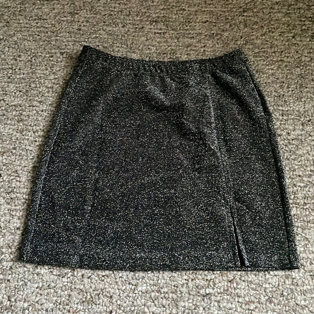 Glittery mini skirt with slit